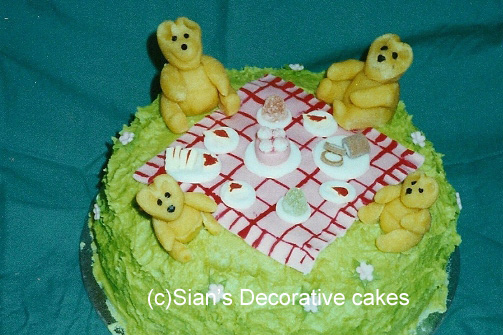 Bears picnic birthday cake