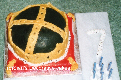 Crown birthday cake